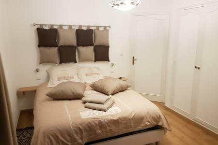 23 Rue Jean Amade Apartment Céret Екстериор снимка